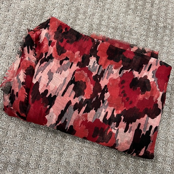 H and M scarf - Picture 2 of 3